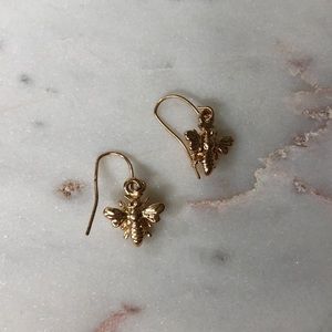 Bee dangle earrings